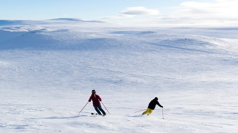 Två personer Tänndalens backar