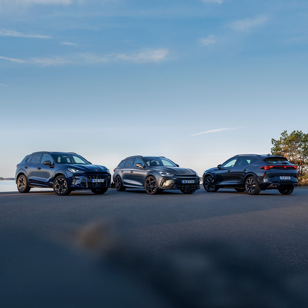 Nya eldrivna CUPRA Tavascan VZ SUV under laddning