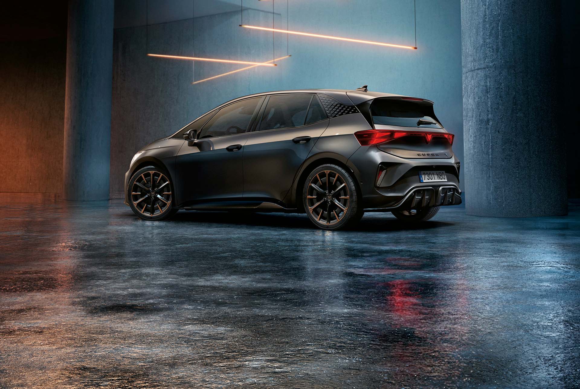 CUPRA Born VZ eldriven Dark Forest green