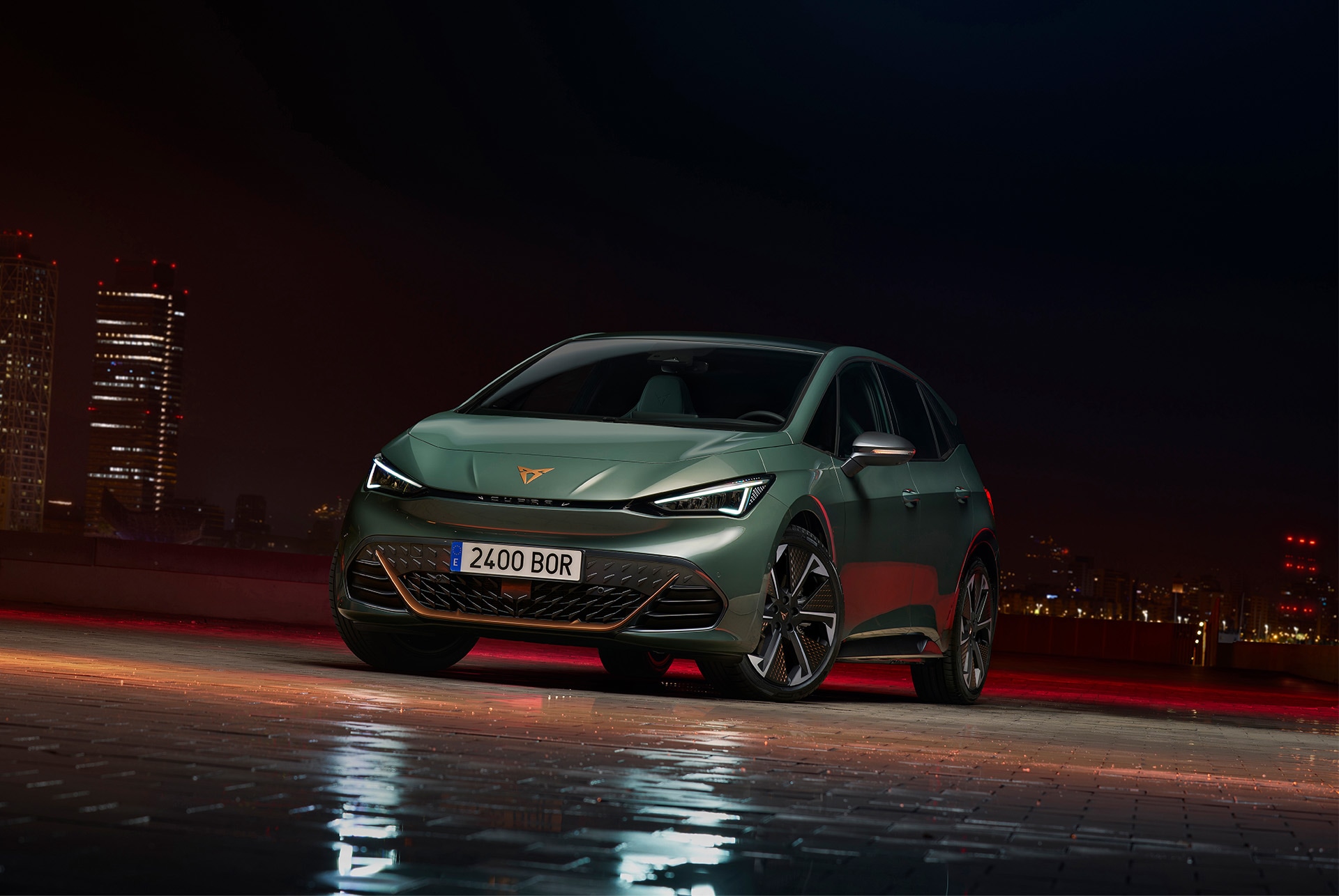 CUPRA Born VZ eldriven kombisedan Dark Forest green