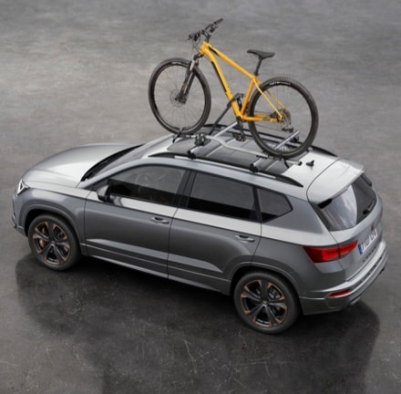 CUPRA Ateca med takmonterad cykelhållare