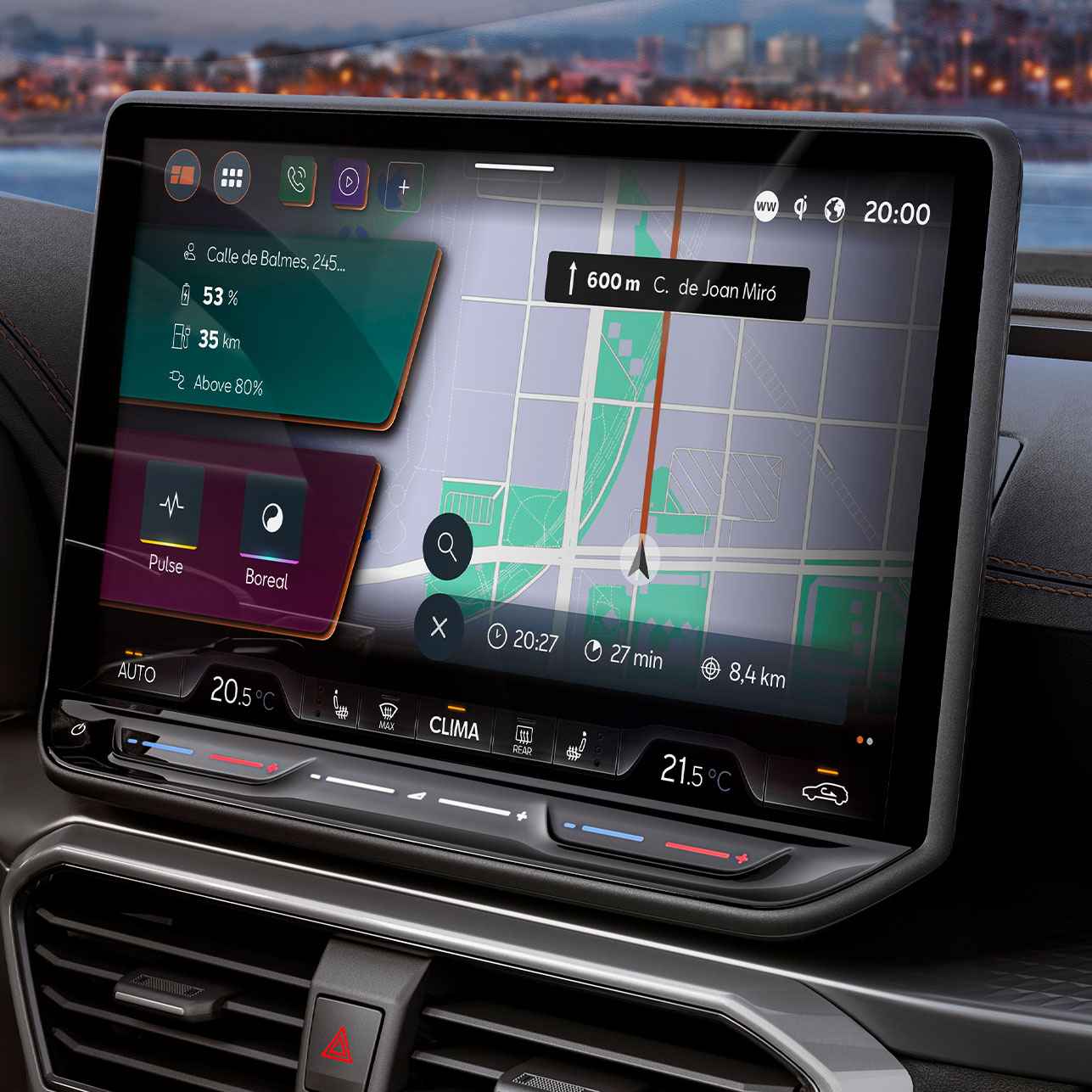 Nya CUPRA Formentor 2024, instrumentpanel, infotainmentsystemskärm med CUPRA CONNECT Plus, för elbils- och laddhybridladdningsstationer, trafikvarningar i realtid, laddningsstationer och hitta parkeringsplatser.