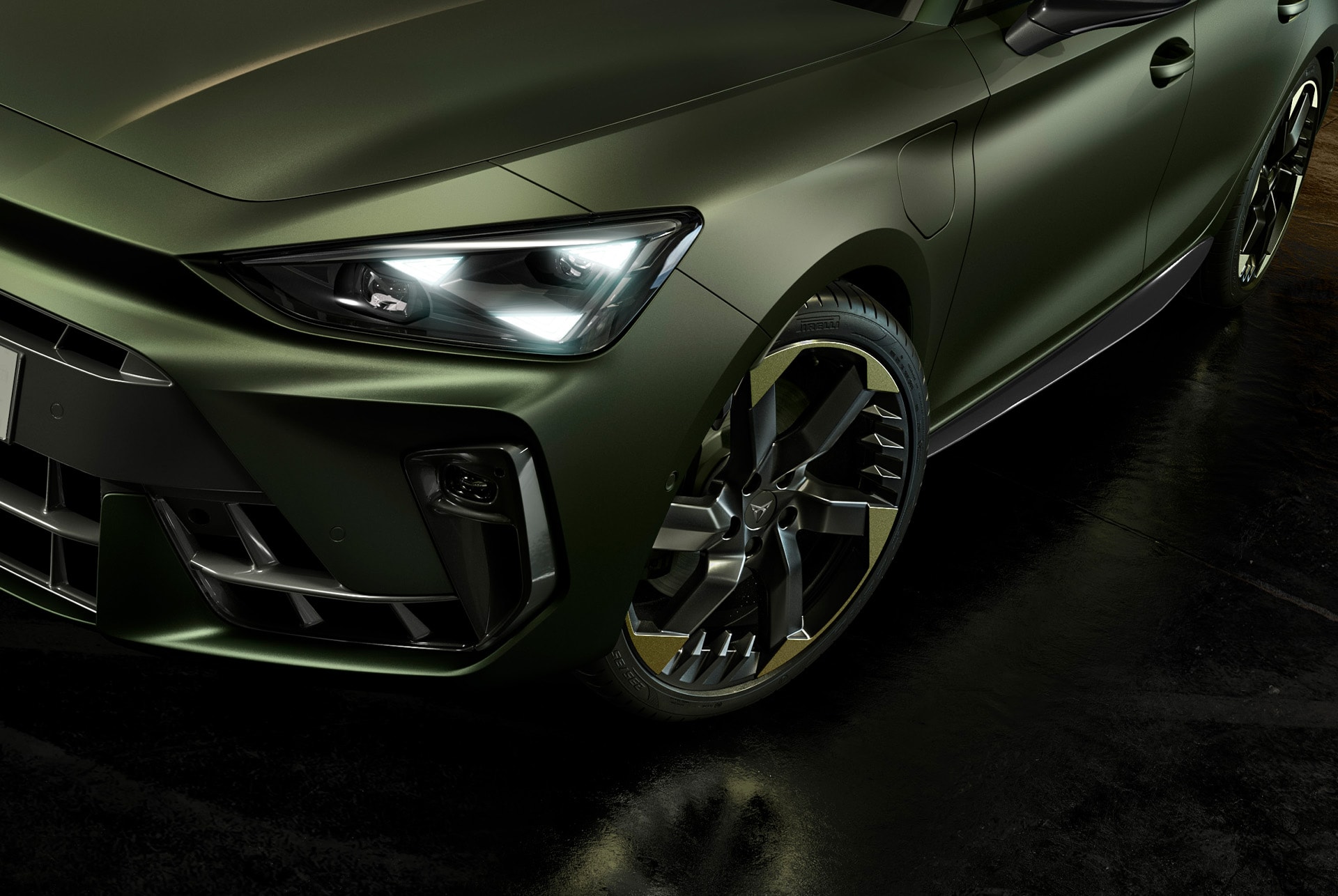 Närbild på 19-tumsfälgen i svavelfärg som ingår i den nya Tribe-utgåvan.