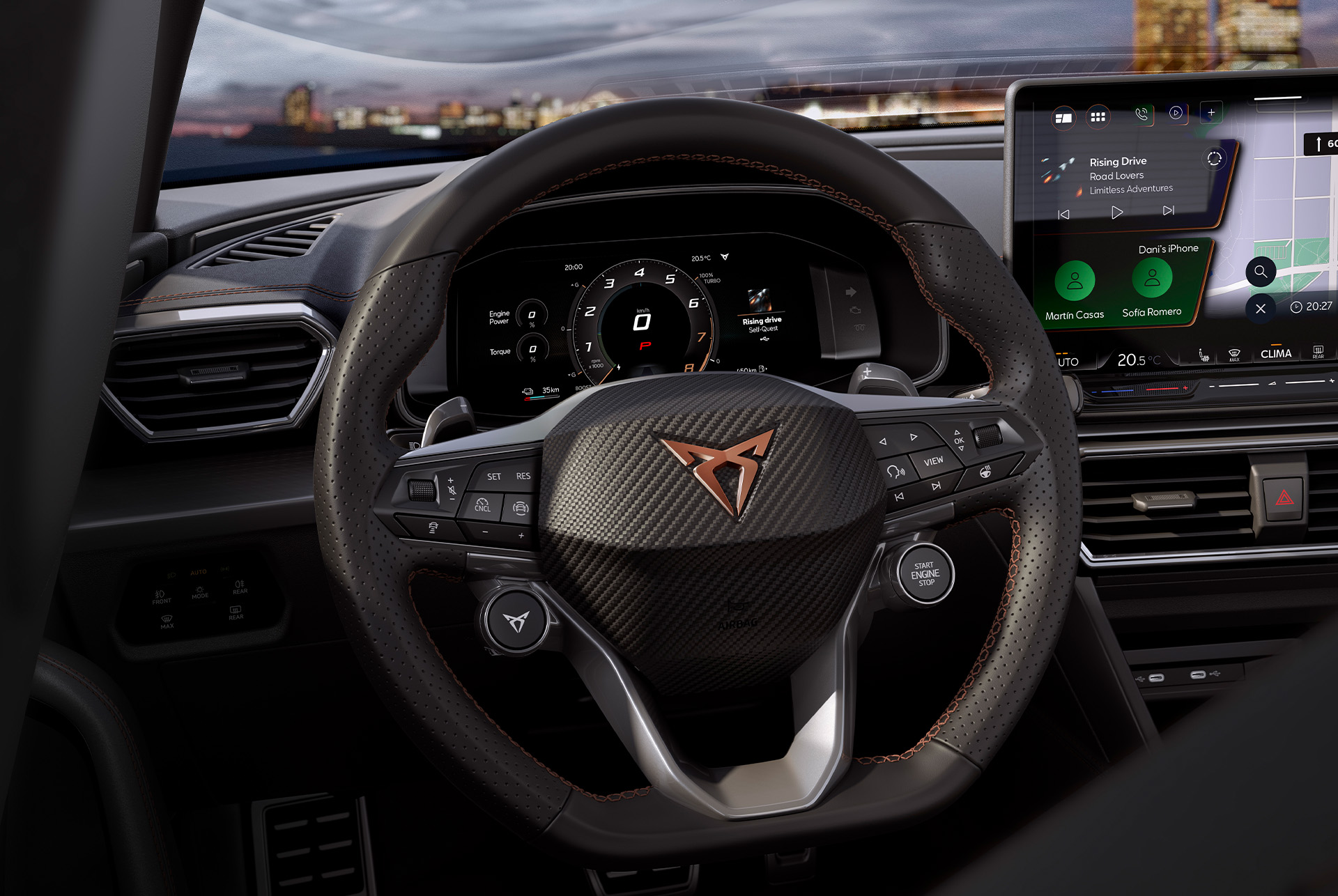 Cupra Leon intelligent drive ratt med satellitkontroller, säkerhetsteknik avancerade assistanssystem, adaptiv farthållare, filhållning och dynamisk vägmärkesvisning i realtid.