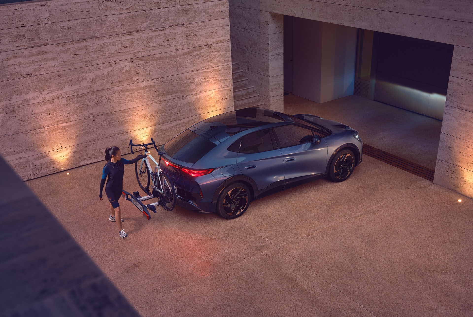 cupra tavascan 2024 cykelhållare bakifrån biltillbehör 