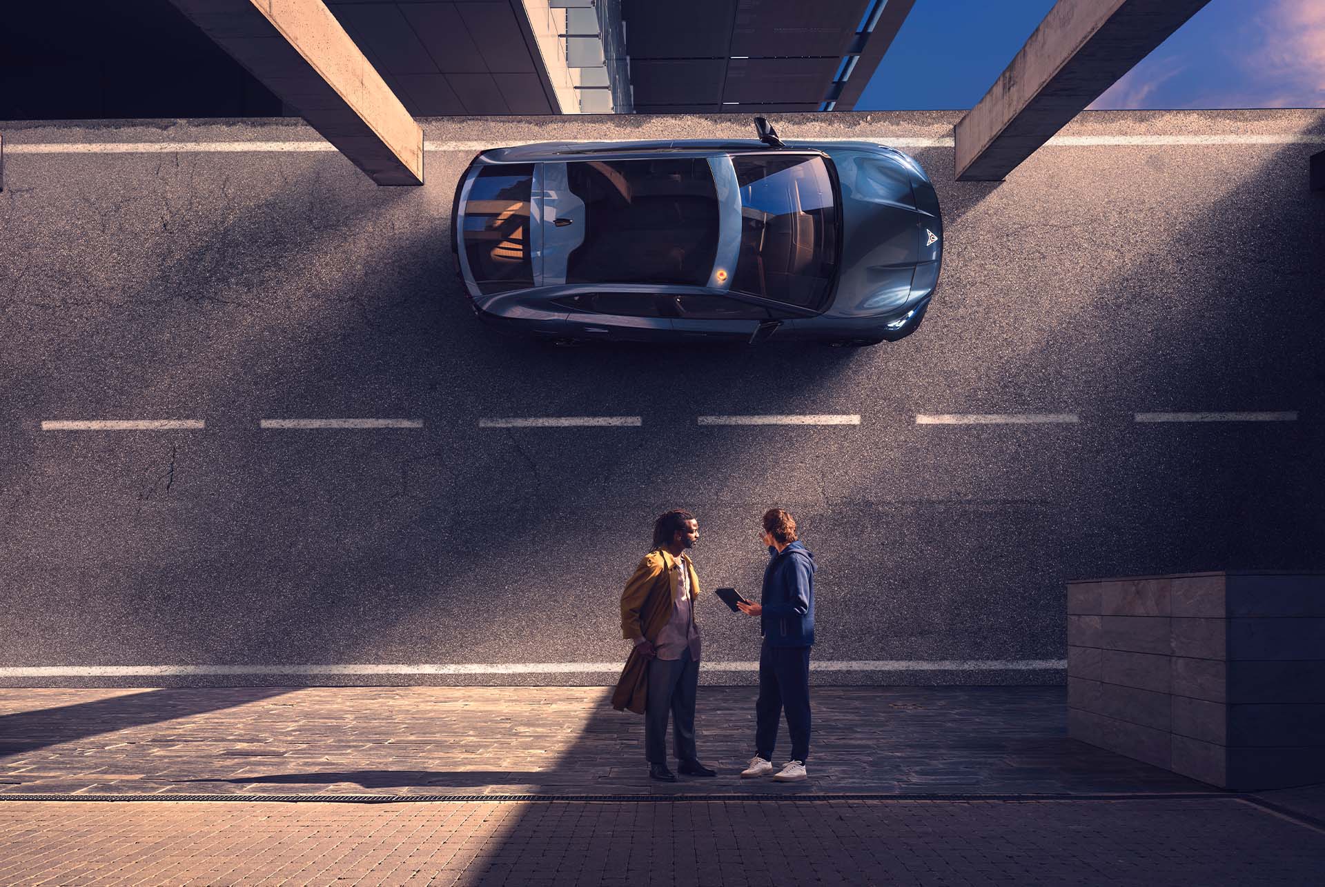 ny cupra tavascan 2024 i blått med panoramasoltak som får vägassistans och service av en cupra-expert, fågelperspektiv och urbant collage 
