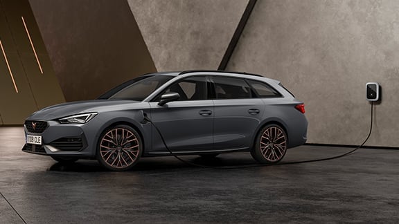 new CUPRA Leon Sportstourer ehybrid Family Sports Car in graphene grey charging